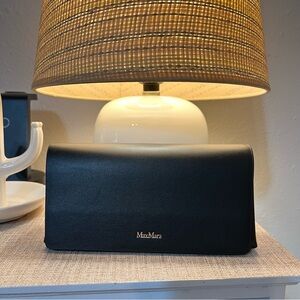 Maxmara magnetic sunglasses case